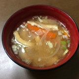 余った野菜でほっこり味噌汁